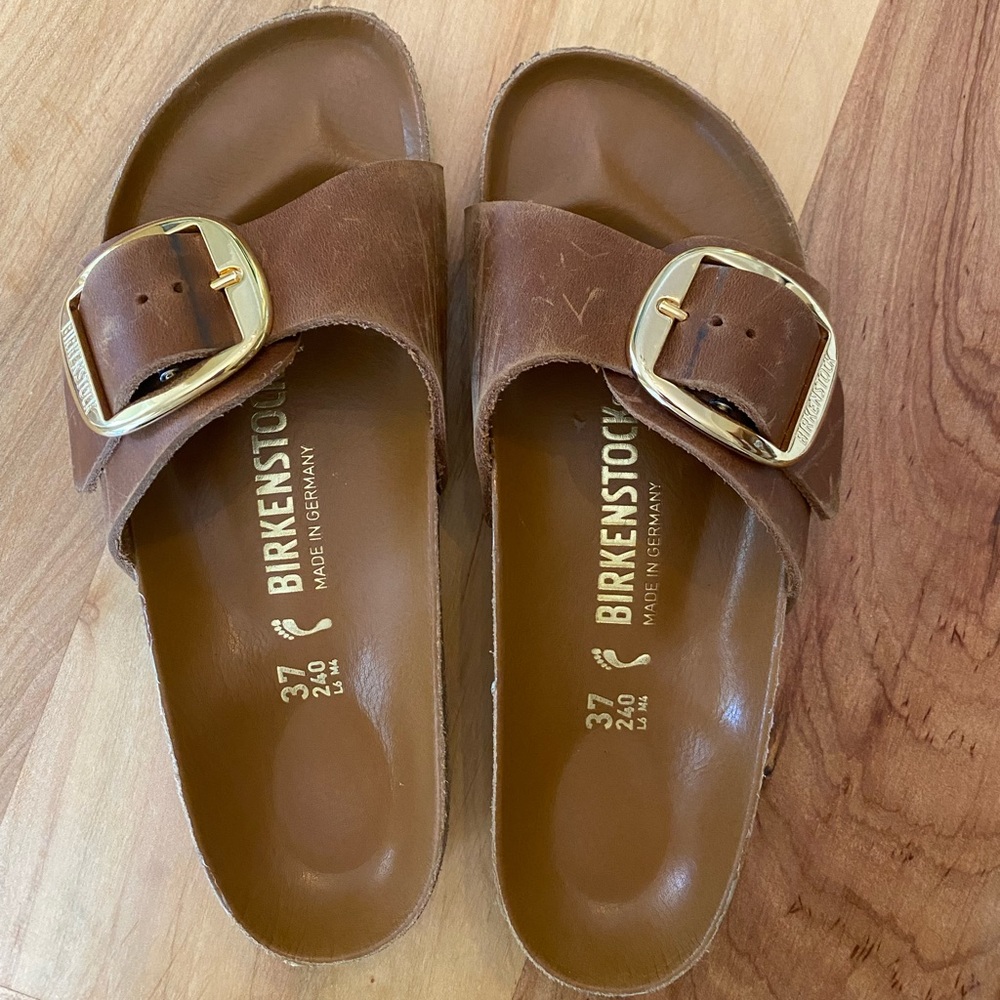 Birkenstock Madrid big buckle. Oiled leather.